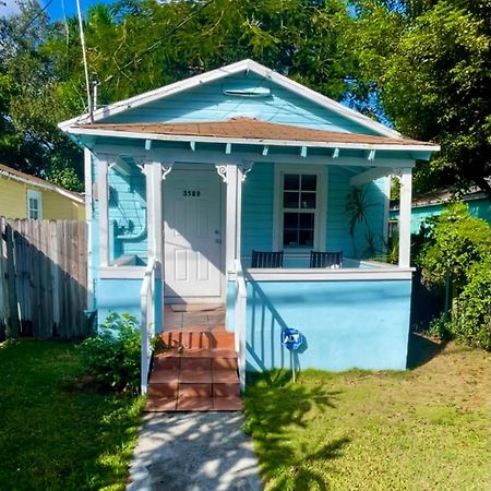 Key West Style Historic Home In Coconut Grove Florida, The Blue House Miami Kültér fotó